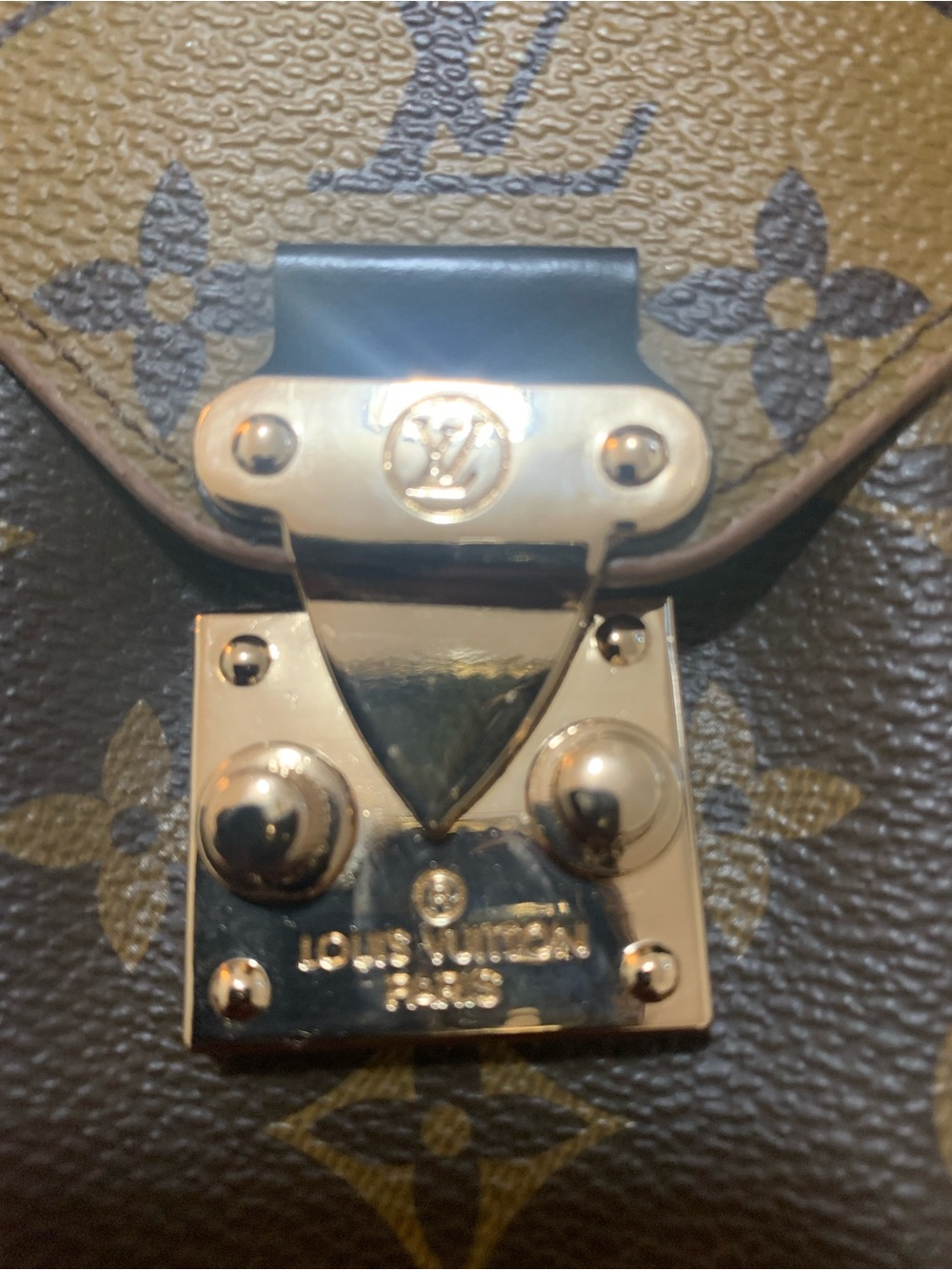 🔥SALE TODAY ONLY NWOT Designer Inspired Monogram Mobile Crossbody - Picture 4 of 7
